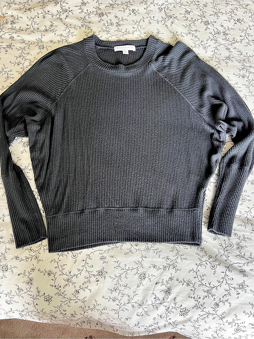 Spiritual Gangster Crewneck Sweater in Black Size Small Like New